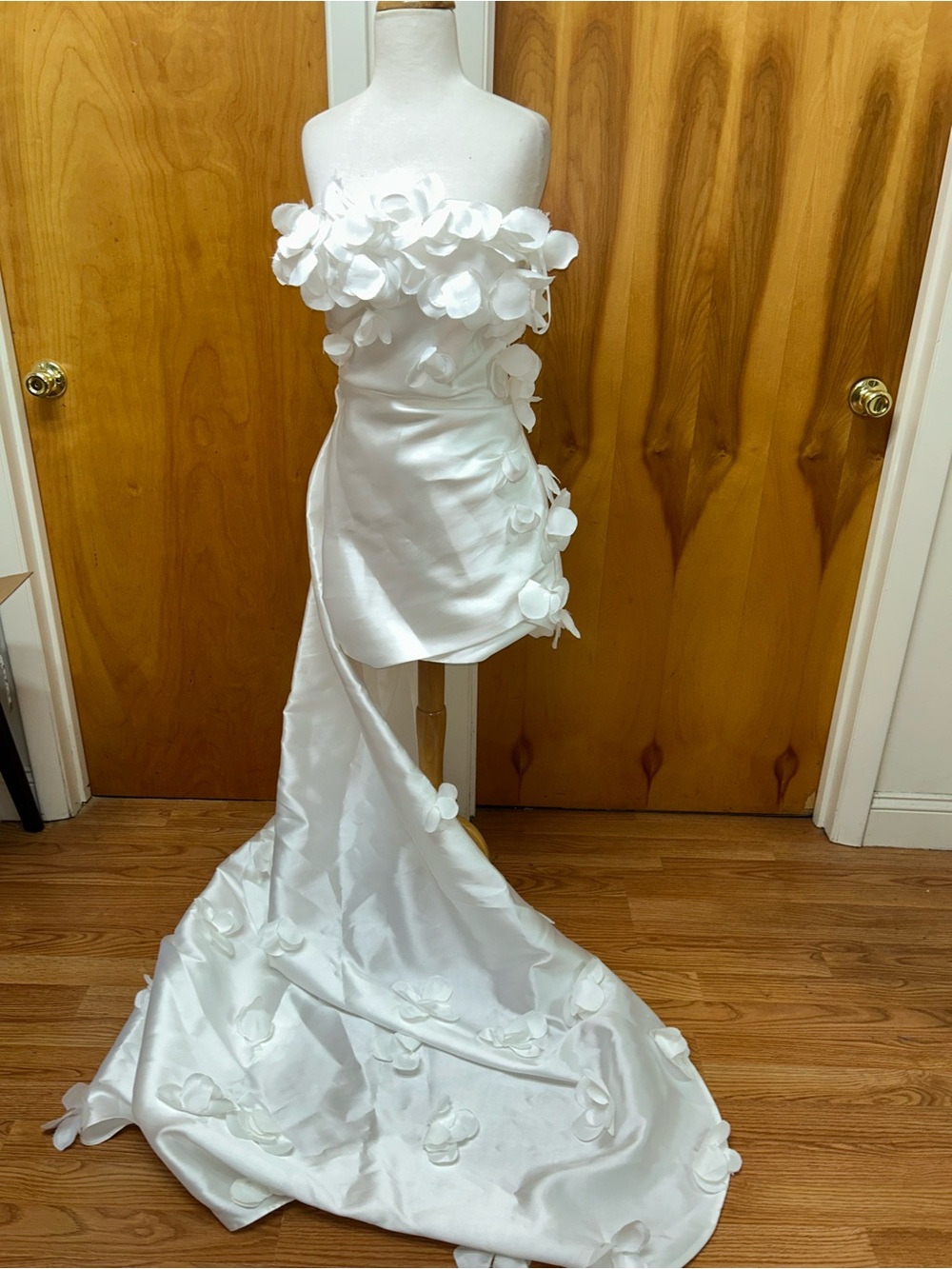 Nova Luxe white mini 3D floral dress with detachable side train size medium